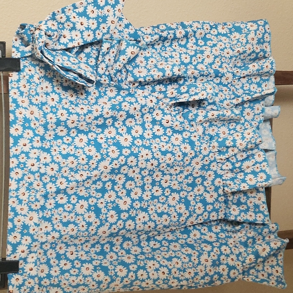 New Shein XL Daisy Wrap Skirt